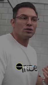 Arnold Treinando Costa