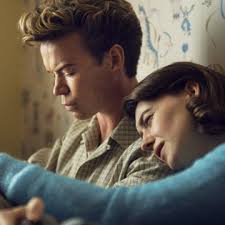 La Cumbre Escarlata': Nuevo tráiler del thriller de terror gótico de  Guillermo del Toro