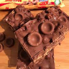 on a recent wander up to ikea i bought some marabou daim chocolate rolls they ve made a very tasty rocky road chocolate roll rocky road baking