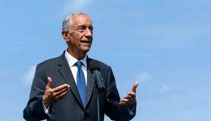 O candidato presidencial pelo chega, andré ventura, vincou esta noite a ideia de que as candidatas presidenciais, ana gomes e marisa matias, são o pior que o. Marcelo Com Reeleicao Garantida Ana Gomes Com O Dobro De Ventura