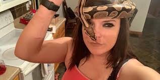 Rose says Issssssss Scope the Mother Hooman and seeeee what ssssshe doing