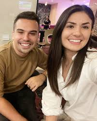 Visitar Costa Rica siempre ha sido un viaje al corazón de lo que soy, un  recordatorio constante de dónde pertenezco y, a la vez, de dónde ya no  pertenezco. Es un lugar