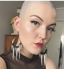 Pin By Billie Swiggard On Bald Women 09 Bald Women Bald Girl Model Hair