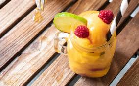 Mango Maracuja Himbeer Bowle Mit Eis Luicella S Ice Cream In 2020 Himbeeren Maracuja Bowle
