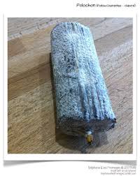 Le Polochon Est Un Fromage Au Lait Cru De Chevre A Croute Fleurie Et Cendree Produit Par La Fromagerie Artisanale L Fromage Au Lait Cru Fromage Cheese Fromage