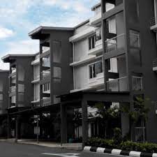 Mrr2 in front of petronas klang gates. Pelangi Heights 2 Klang Semi Furnished Town House Gated Guarded Property For Sale On Carousell