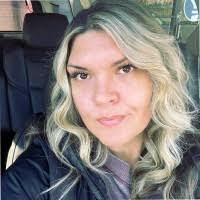 Holli Lee's Instagram, Twitter & Facebook