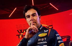 Perez tłumaczy dziwny wyjazd z pit lane. Horner zaskoczony
