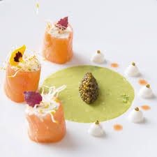 Cannelloni De Saumon Fume Au Delice De Pommard Guacamole D Avocat Caviar Kristal Arts Gastronomie Gastronomie Recette Saumon Fume Saumon Fume