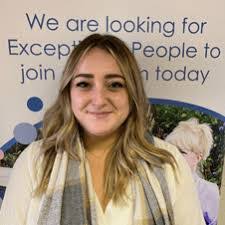 Caroline Sadler's Instagram, Twitter & Facebook