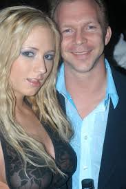 File:Hillary Scott, Brandon Iron at the XBiz Awards 2.jpg