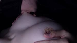 乳头舔  乳头玩  漂亮的粉红色活泼乳头