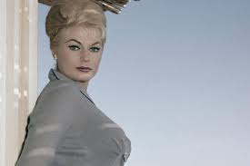 Anita Ekberg dies at 83; star of 'La Dolce Vita' - Los Angeles Times