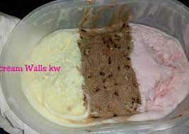 1 sdm susu bubuk 500 ml susu uht 50 ml skm 155 gr. Resep Ice Cream Walls 3 Rasa Homemade Duren Coklat Strawberry Oleh Anggie R P W Cookpad