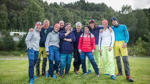 Every week four celebrities invites each other home for dinner, one by one. Discovery Norways Presseside