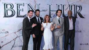 The story follows a falsely accused nobleman who survives years of slavery to take vengeance on his best. Ben Hur Remake Alles Wird Dramatisiert
