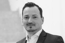 Tim Hennig's Instagram, Twitter & Facebook