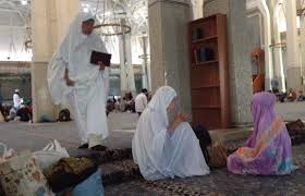 Sholat dhuhur wanita pada hari jum'at. Tak Banyak Yang Tahu Ini Waktu Untuk Wanita Shalat Dzuhur Di Hari Jum At