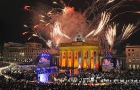 9 Of The Best Places To Go For New Year S Eve Hostelbookers Travel Around The World Holidays Around The World Cheap Days Out