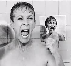 Jamie Lee Curtis Recreates Her Mom S Famous Psycho Shower Scene Horror Society Jamie Lee Curtis Lee Curtis Jamie Lee