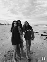 Black And White Best Friends Goals Emilywhitie Black Girl Photo Friend Photoshoot Black And White Beach