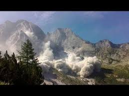 Laporan khas | pasir, pembangunan atau kemusnahan? Rock Avalanche In Switzerland Debris Flow In Bondo Piz Cengalo Mountain Val Bregaglia Youtube