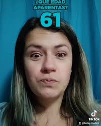 Así fue como inauguramos la navidad en Heredia ⛄🤶🏻🎅🏻🎄 . . #navidad  #señoraclaus #omardengo #municipalidaddeheredia #betsymadriz #actriz  #actuación...