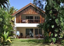 Les Villas Premier Prix A L Ile Maurice Trouver Un Hebergement Pas Cher Et Pieds Dans L Eau Pour Vos Vacances House Styles Cabin House