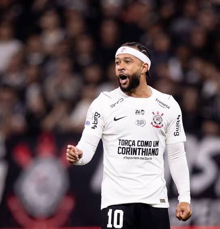 Memphis se pronuncia ap&oacute;s desist&ecirc;ncia do Corinthians: "Muito decepcionado"