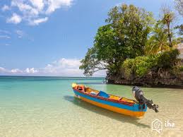The beachfront is lined with large hotels. Vermietung Antigua Und Barbuda In Einem Haus Fur Ihre Ferien