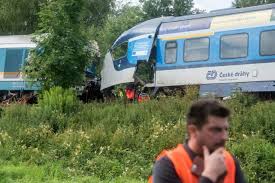 Ein expresszug aus münchen ist mit einem tschechischen personenzug zusammengestoßen. Uddivz3gtykqxm