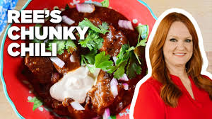 Stir everything together well, then cover, and reduce heat to low. Ree Drummond S Chunky Chili Recipe The Pioneer Woman Food Network Youtube
