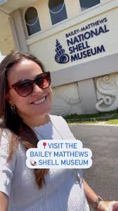 🐚 Today is National Seashell Day and what better place to celebrate than  at @shellmuseum