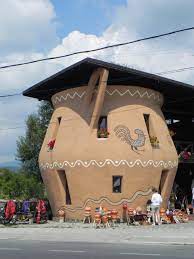 Targu jiu gazduieste 3 sculpturi ale lui brancusi: 10 Locuri De Vizitat Pe Drumul De La Bucuresti La Baile Herculane Another Milestone