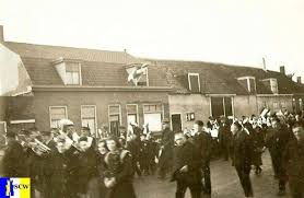 OKK op de Kapelle t.g.v. geboorte prinses Beatrix 1938 (foto 2200 uit de  beeldbank Stichting Cultuurbehoud Westkapelle)