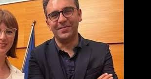 Provincia, a Taranto Parisi lascia e D'Alò diserta le urne