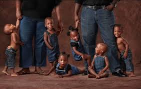 Viele menschen fragen sich nun, unter welchen umständen die sechslinge innerhalb so kurzer zeit zur welt kommen konnten. So Sieht Ein Leben Mit Sechslingen Aus Echte Mamas