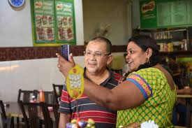 Datuk mohammad nor khalid (lat kartunis); Yb Tan Sri Hj Mohd Isa Bin Dato Hj Abd Samad Facebook