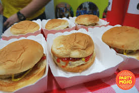 The ramly group currently exports its products to singapore, thailand, indonesia, myanmar, cambodia, and bangladesh, and is planning to export its products to other southeast asian countries like vietnam and the philippines, and is looking into expanding into the middle eastern and east asian markets. Burger Live Food Station Singapore