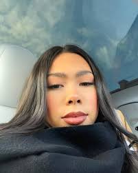 Jade Hoffman's Instagram, Twitter & Facebook