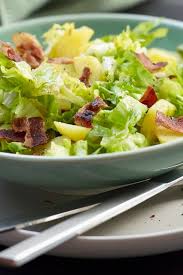 Rustikaler Endiviensalat Mit Kartoffeln Und Knusprigem Speck Rezept Endiviensalat Endivie Salat
