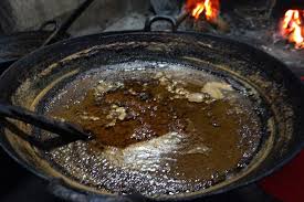 Gudheg) adalah makanan khas provinsi yogyakarta dan jawa tengah yang terbuat dari nangka muda yang dimasak dengan santan. Menyantap Nasi Gudeg Yu Sum Cita Rasa Manisnya Jogja