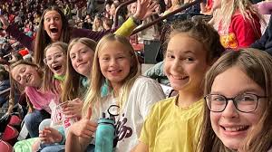 Fundraiser by Katie Kutz : Help Ms. Oberreuter know parents support her!