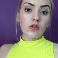 Ayesha Saunders's Instagram, Twitter & Facebook