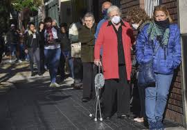 Santiago cafiero confirmó el pago extraordinario para jubilados entre el 2017 y el 2018 las jubilaciones perdieron un 20%, fuimos dando aumentos desde el poder ejecutivo todo el año. Abril 2021 Calendario De Pago De Jubilados Y Pensionados