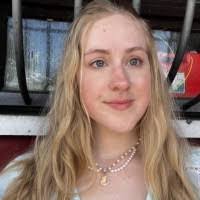 Mindy Pile's Instagram, Twitter & Facebook