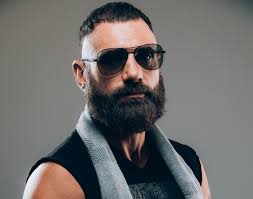 Austin Aries signs