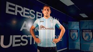 A lo largo de su historia el club ha tenido numerosos cambios en su escudo. Club Deportes Iquique Estreno Nueva Camiseta