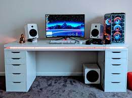 A fully featured desk is the main item to put in your office or workspace for amazing productivity. Yunggravity333 Gaming Desk Setup Gamer Bedroom Gaming Room Setup
