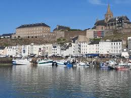 Magnifique Appartement Face Au Port De Granville Avec Vue Sur Mer A 200 M Du Centre Ville Location Saisonniere 44 Rue Du Port 50400 Granville Adresse Horaire